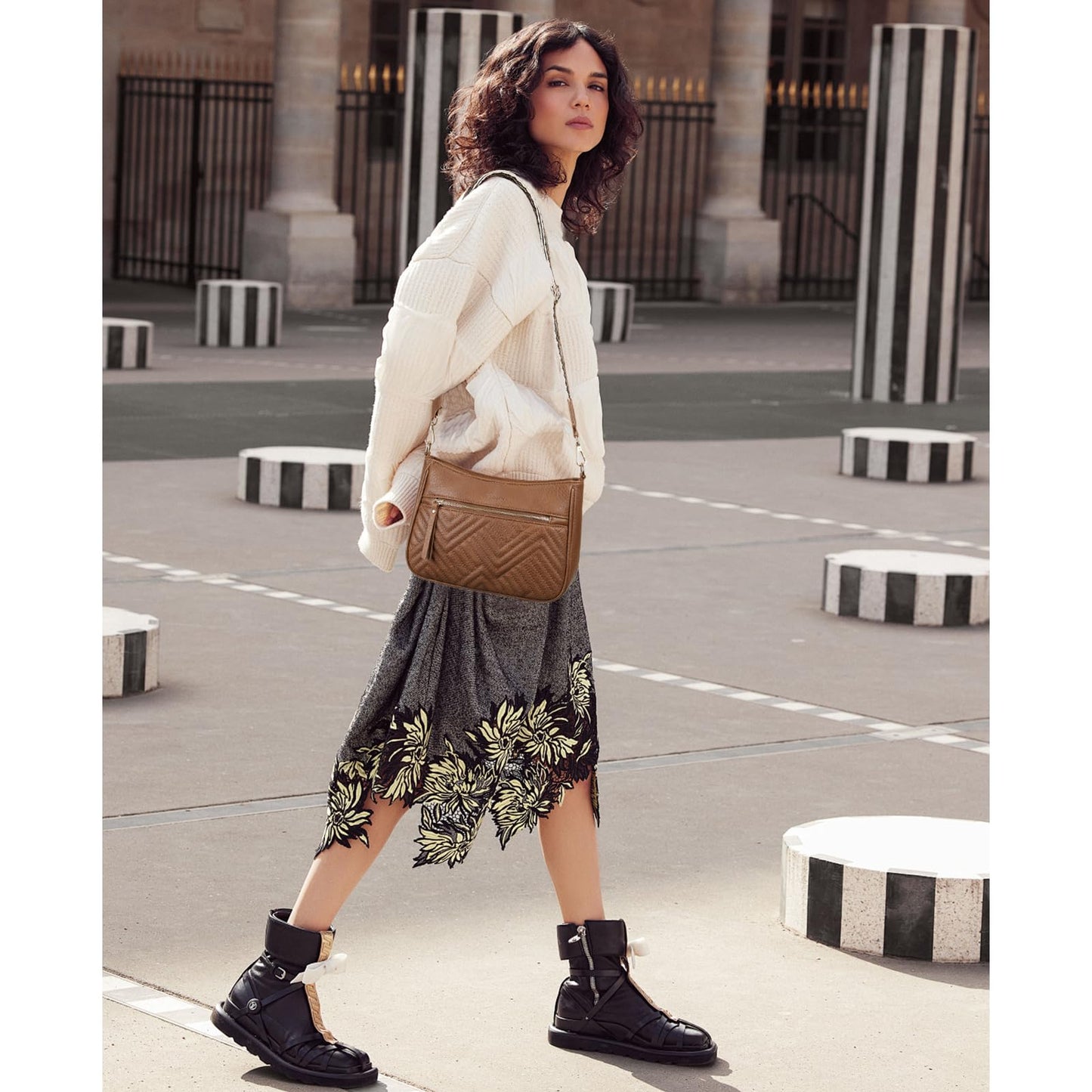 SENDEFN Crossbody Bags for Women Trendy, Vegan Leather Purses Medium Crossbody Purses Shoulder HandbagsTravel with Wide Strap